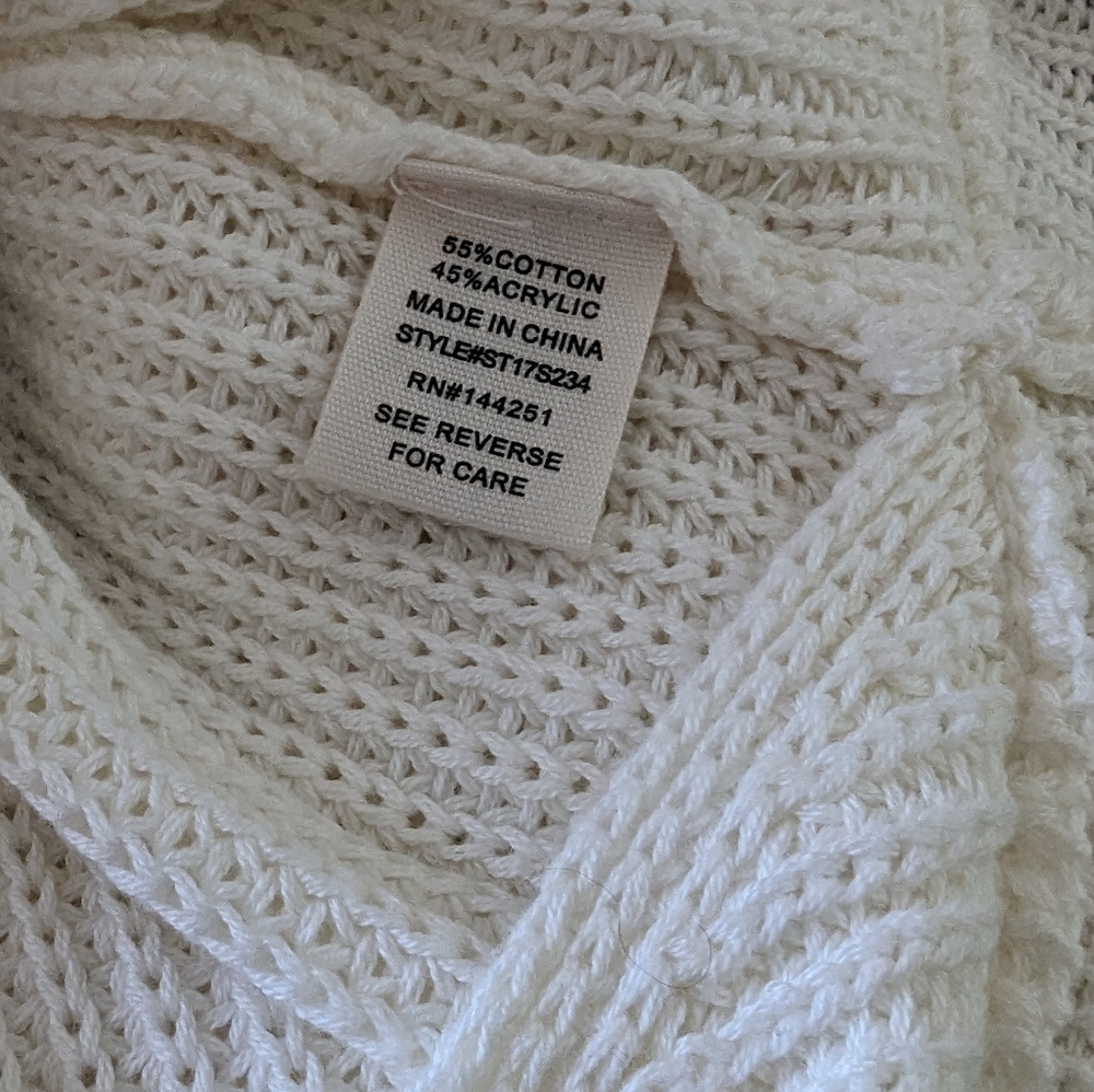 Moon & Madison Sweater - Picture 9 of 10